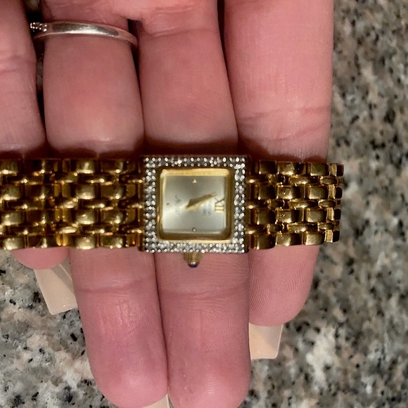 Women’s watch - Picture 1 of 3